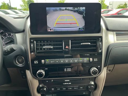 Used 2022 Lexus GX 460 Premium w/ Premium Package AWD/4WD image 22