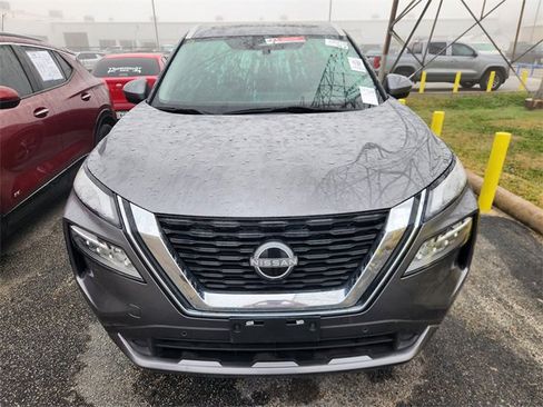 Used 2023 Nissan Rogue SL w/ SL Premium Package image 2