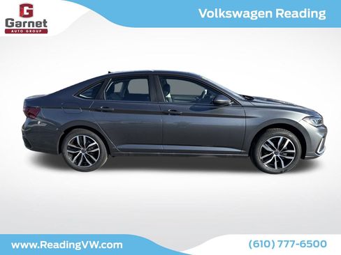 New 2026 Volkswagen Jetta SE image 6