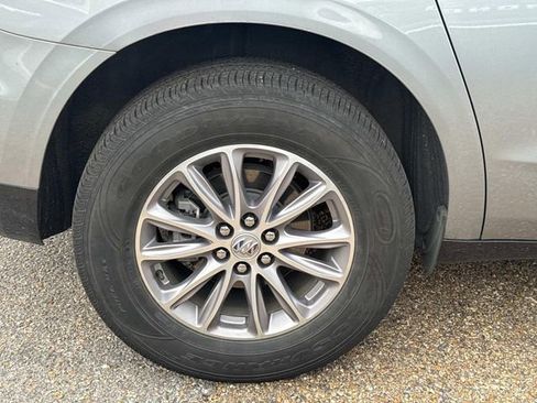 Used 2023 Buick Enclave Essence image 5
