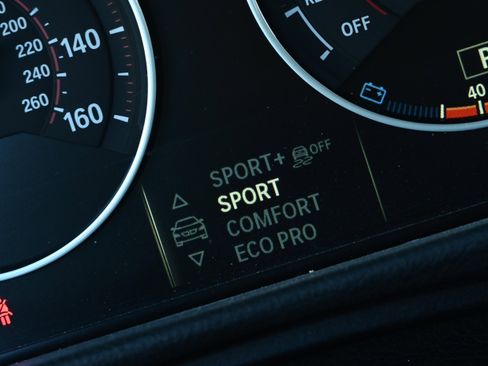 Used 2017 BMW 330i Sedan image 33