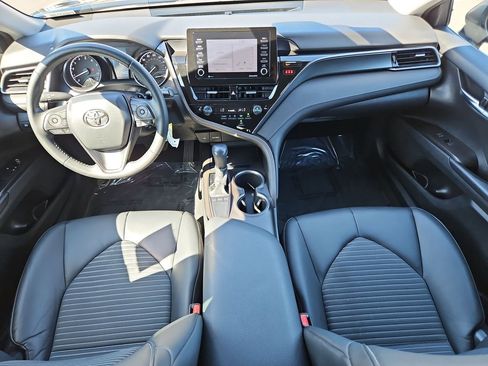 Used 2023 Toyota Camry SE image 29