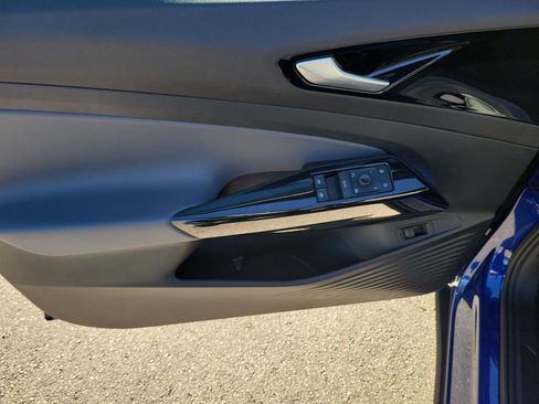 Used 2022 Volkswagen ID.4 Pro S image 16