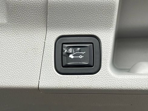 Used 2017 GMC Acadia SLE FWD image 24