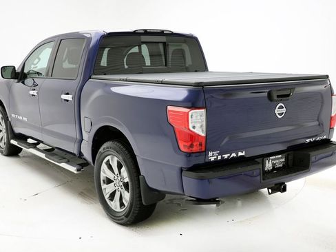 Used 2018 Nissan Titan SV w/ SV Convenience Package image 7