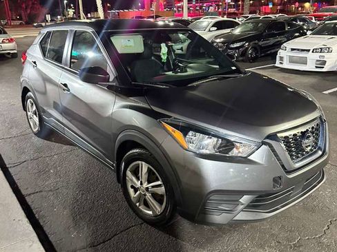 Used 2020 Nissan Kicks S image 1