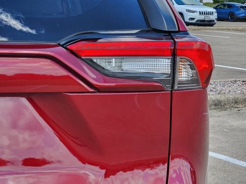 Used 2022 Toyota RAV4 LE image 15