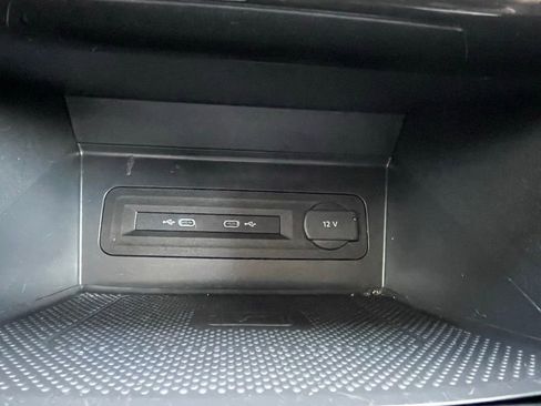 Used 2023 Volkswagen Atlas SE image 37