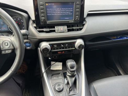 Used 2022 Toyota RAV4 XLE Premium image 8