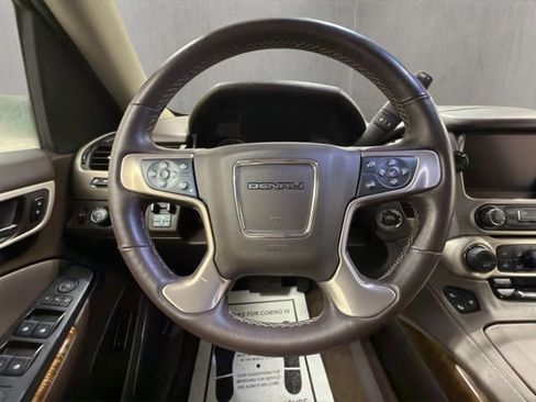 Used 2015 GMC Yukon Denali w/ Touring Package AWD/4WD image 14