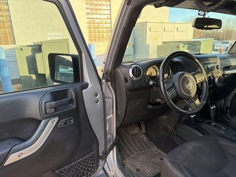 Used 2018 Jeep Wrangler Unlimited Sahara image 26