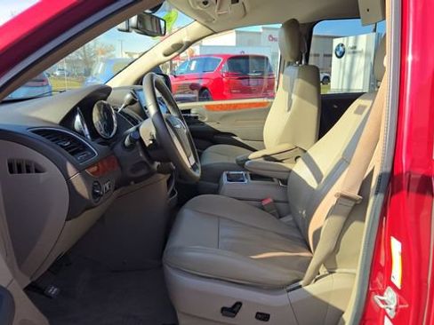 Certified 2016 Chrysler Town & Country Touring-L w/ Driver Convenience Group FWD image 4