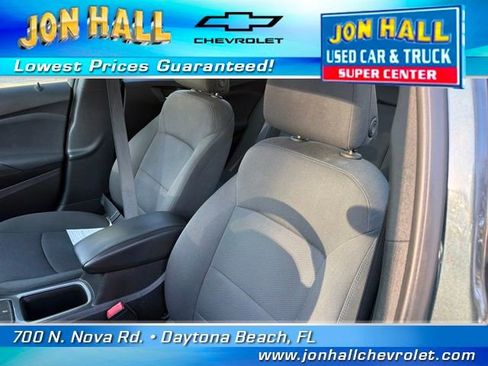 Used 2018 Chevrolet Cruze LT image 17