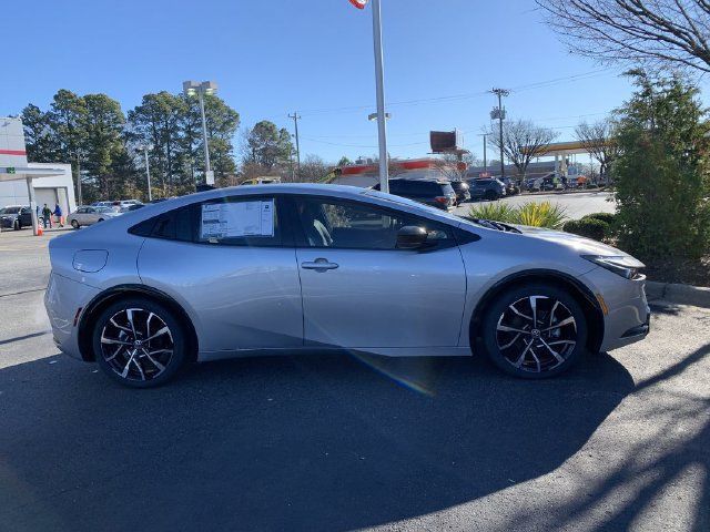 New 2025 Toyota Prius Plug-In Hybrid FWD image 9