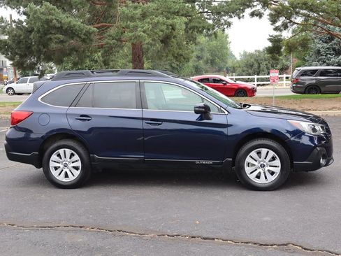 Used 2018 Subaru Outback 2.5i Premium AWD/4WD image 3
