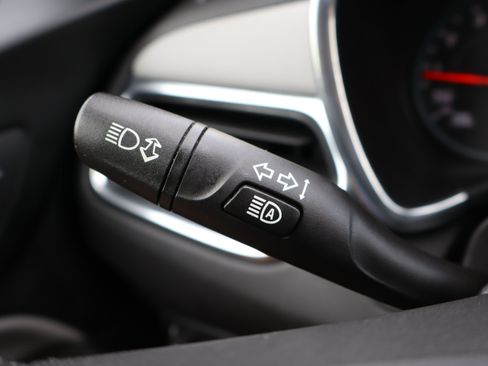 Used 2023 Chevrolet Equinox LS w/ LS Convenience Package FWD image 21