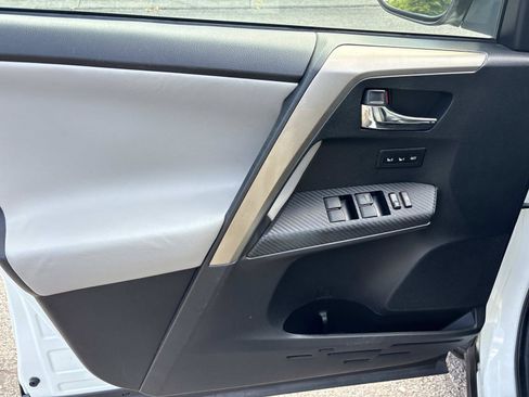 Used 2015 Toyota RAV4 Limited FWD image 12