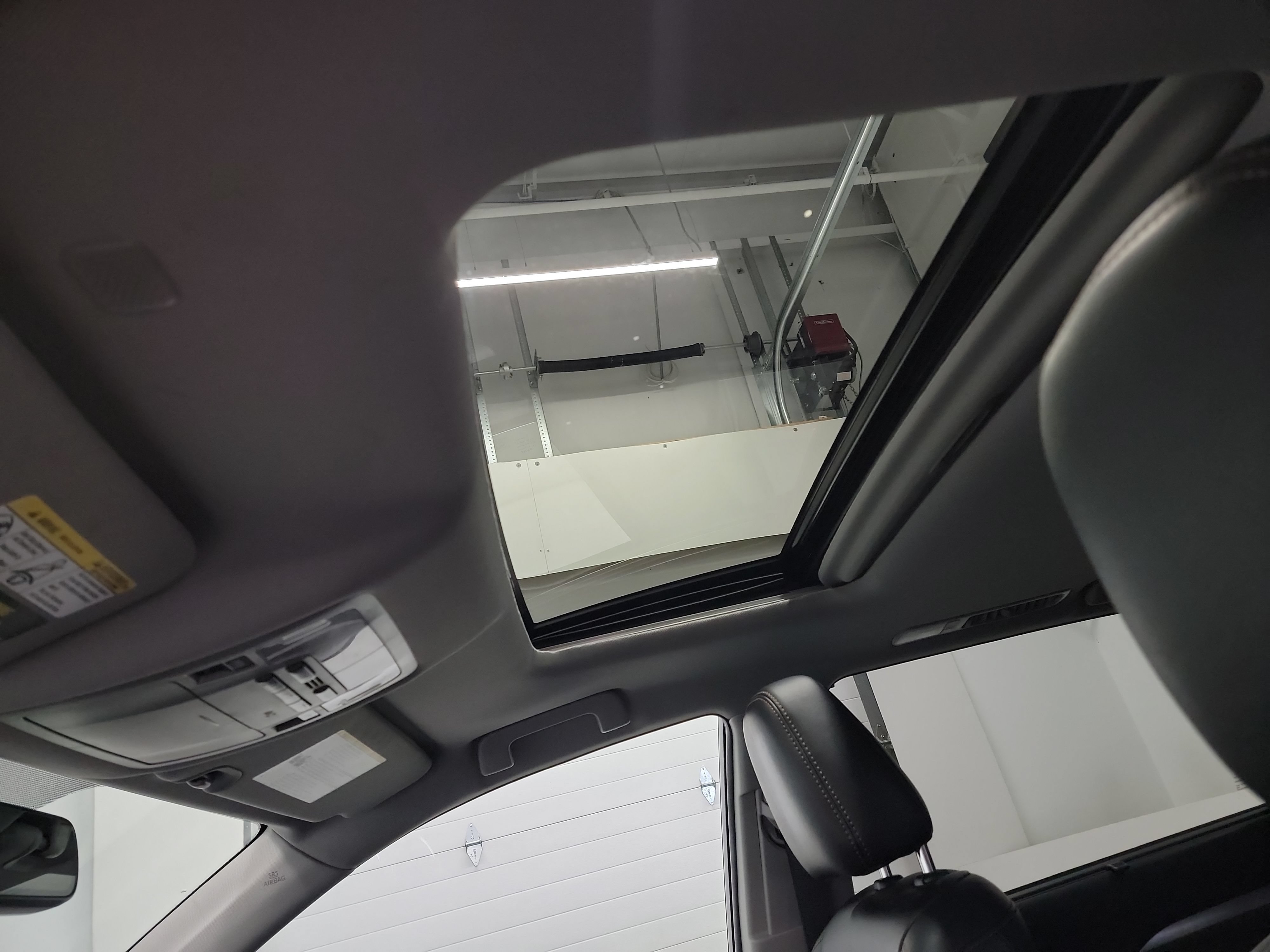 Used 2019 Toyota Highlander XLE w/ Carpet Mat Package (TMS) AWD/4WD image 24