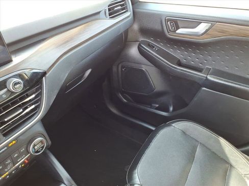 Used 2020 Ford Escape Titanium image 24