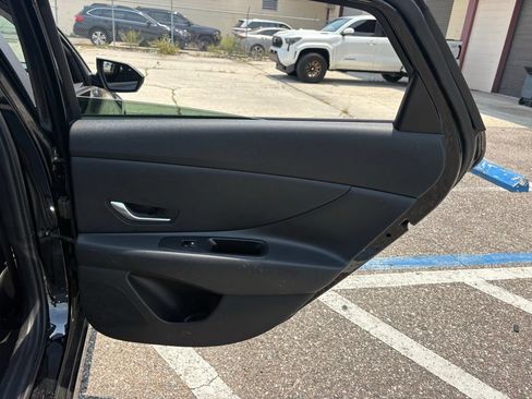 Used 2024 Hyundai Elantra SEL FWD image 15