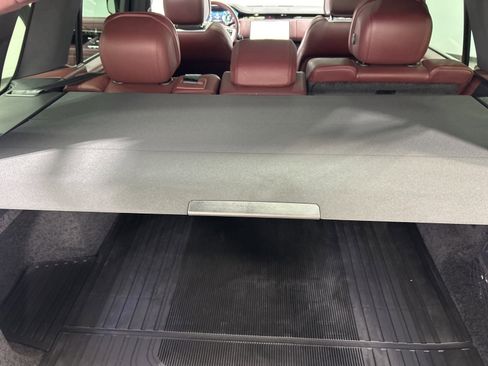 Used 2025 Land Rover Range Rover SE image 19