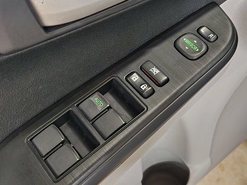 Used 2013 Toyota Camry LE FWD image 43