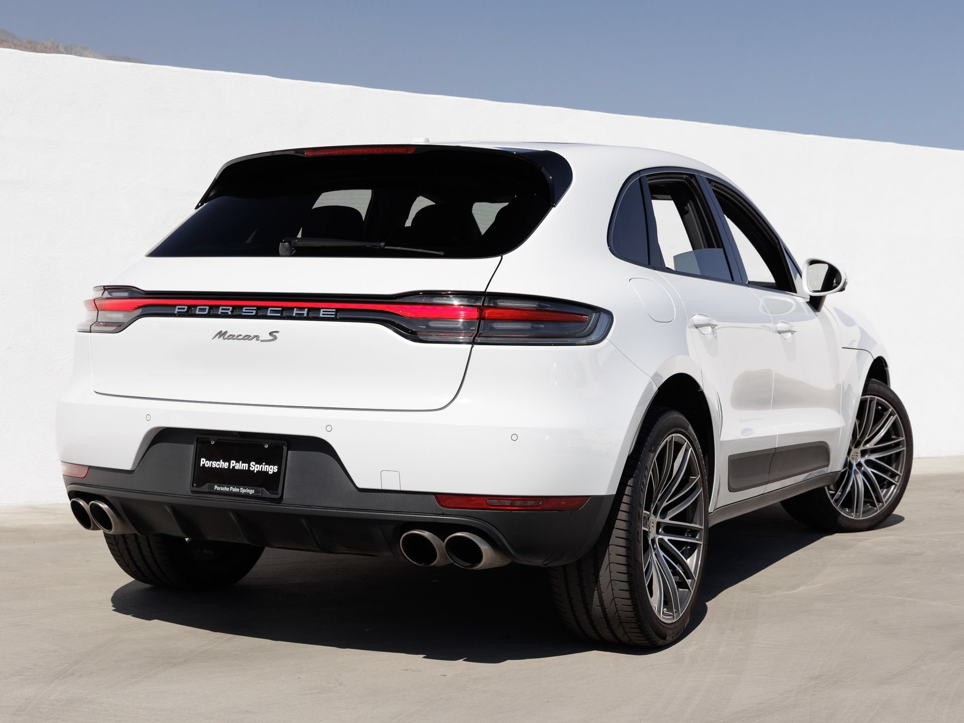 Certified 2021 Porsche Macan S AWD/4WD image 7