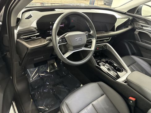 Used 2025 Audi Q5 Premium Plus w/ Premium Plus AWD/4WD image 23