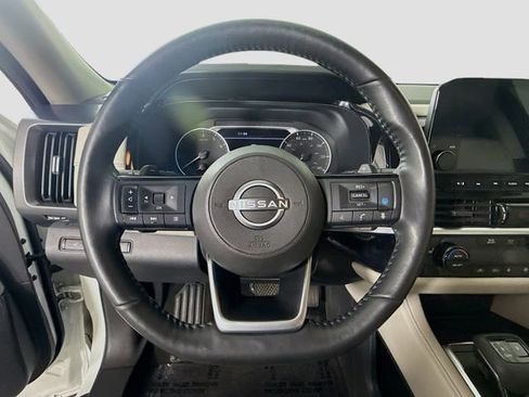 Used 2023 Nissan Pathfinder SL image 11