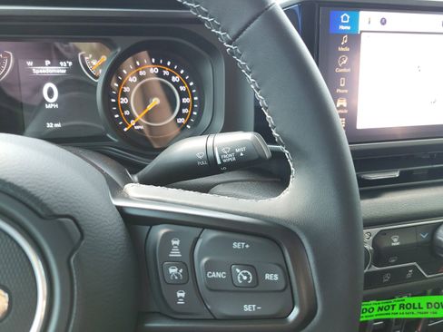 New 2025 Jeep Gladiator Sport AWD/4WD image 29