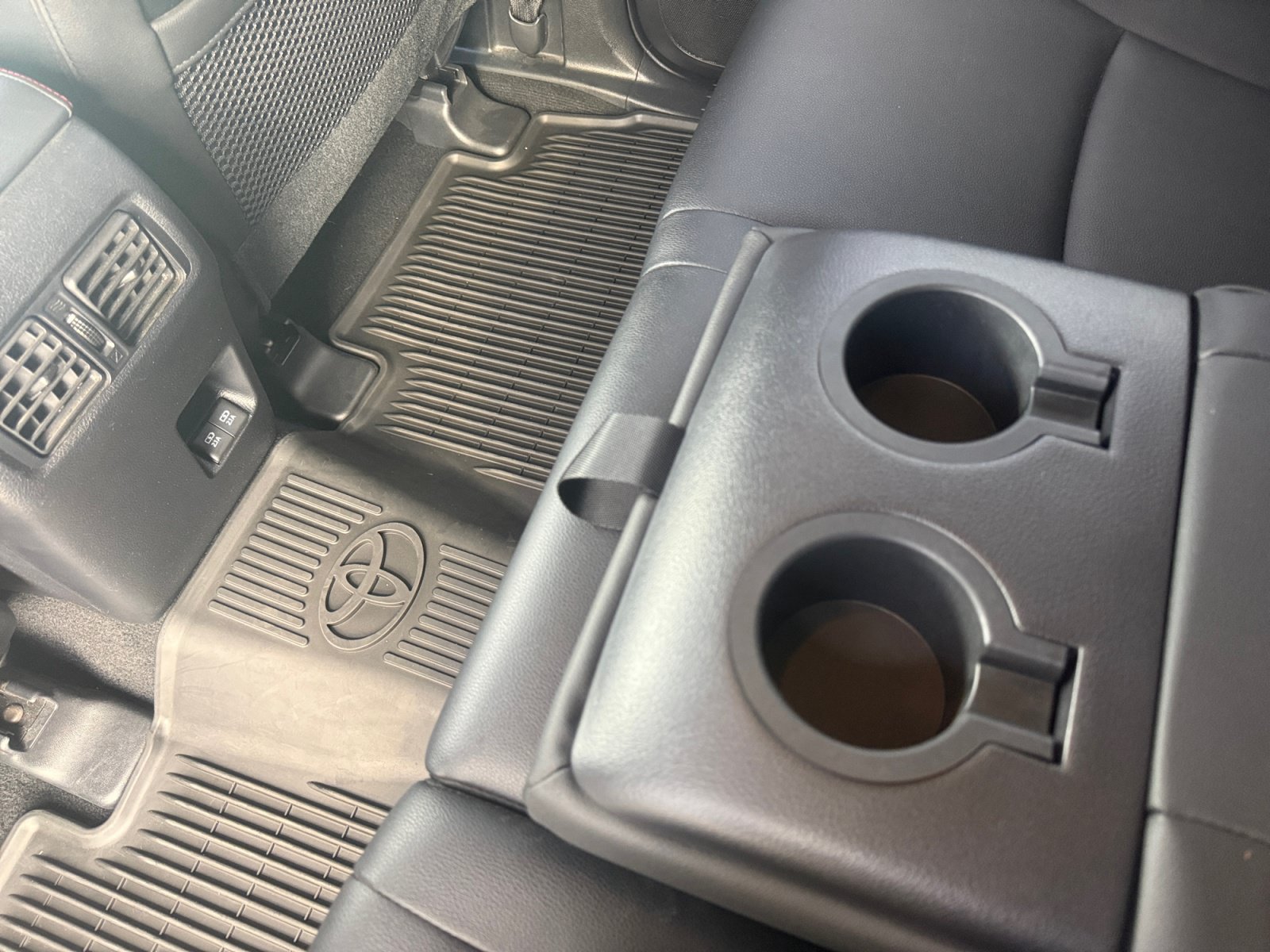 Used 2020 Toyota 4Runner Venture w/ Moonroof Package AWD/4WD image 29