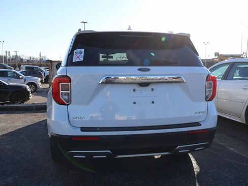 Certified 2022 Ford Explorer XLT w/ Equipment Group 202A image 6