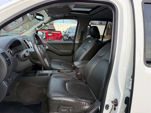 Used 2014 Nissan Frontier PRO-4X w/ Pro-4x Luxury Package image 9