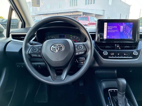 Used 2025 Toyota Corolla LE FWD image 14