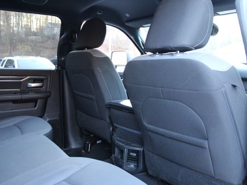 Used 2024 RAM 2500 Big Horn w/ Bed Utility Group image 17