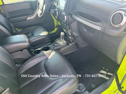 Used 2016 Jeep Wrangler Unlimited Rubicon image 41