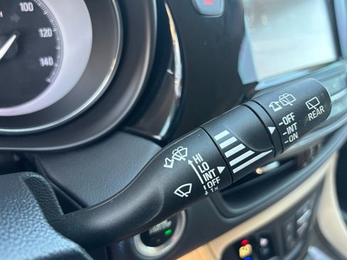 Used 2020 Buick Envision Essence FWD image 21