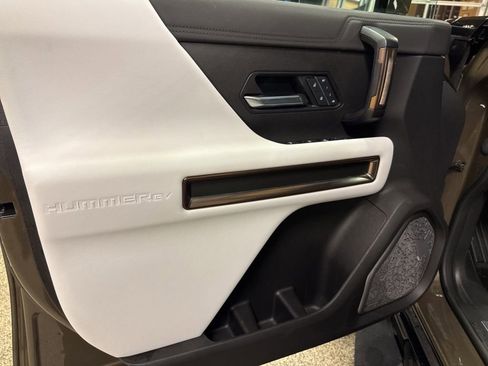 Used 2025 GMC Hummer EV 3X w/ LPO, Sport Package image 18