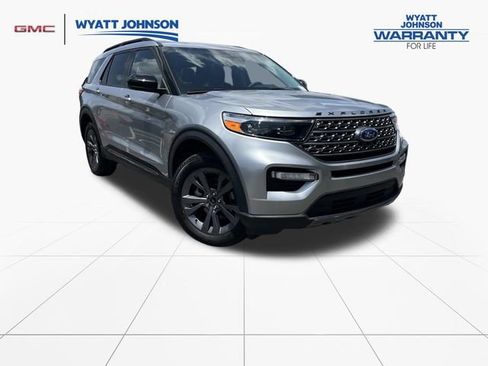 Used 2024 Ford Explorer XLT w/ Equipment Group 202A AWD/4WD image 1