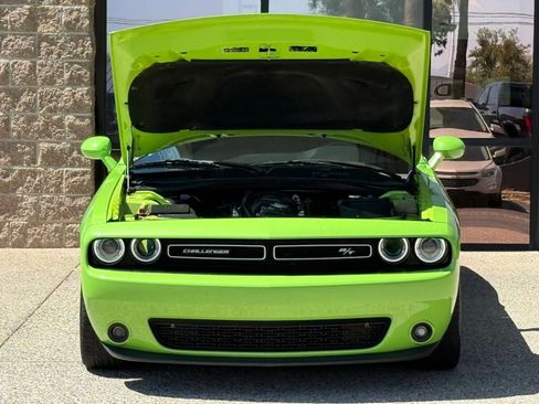 Used 2015 Dodge Challenger R/T w/ Quick Order Package 22B R/T RWD image 21