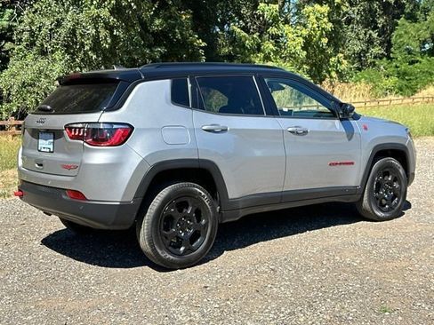 Used 2023 Jeep Compass Trailhawk AWD/4WD image 9