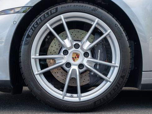 Used 2026 Porsche 911 Carrera RWD image 12