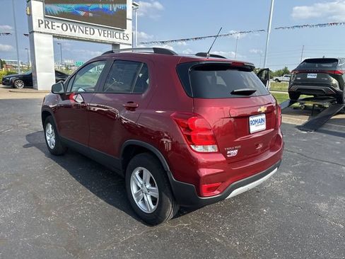 Used 2021 Chevrolet Trax LT w/ LT Convenience Package AWD/4WD image 3