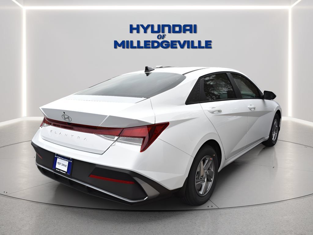 New 2026 Hyundai Elantra SE FWD image 5