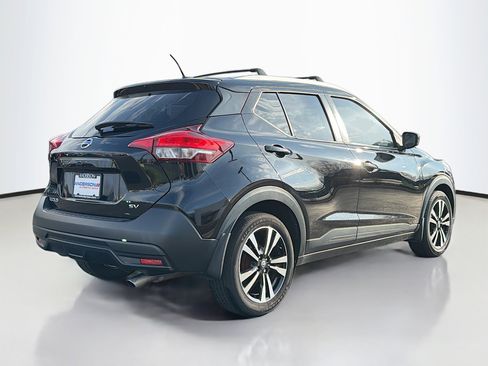 Used 2019 Nissan Kicks SV w/ Exterior Package FWD image 2