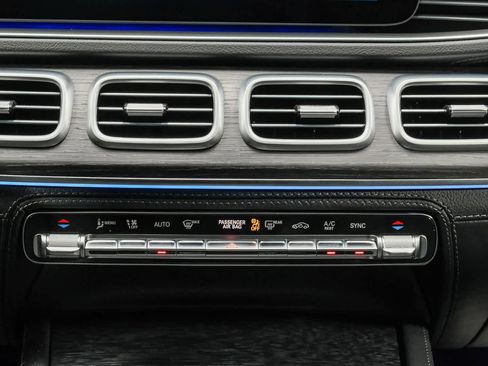 Used 2025 Mercedes-Benz GLE 350 4MATIC image 16