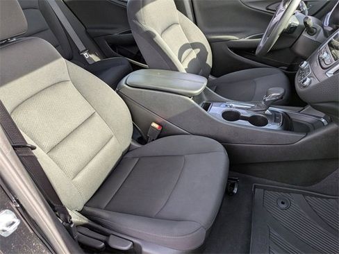Used 2023 Chevrolet Malibu LT image 40