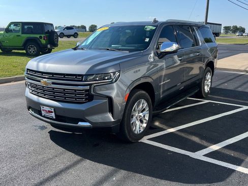 Used 2021 Chevrolet Suburban Premier w/ Premium Package AWD/4WD image 4