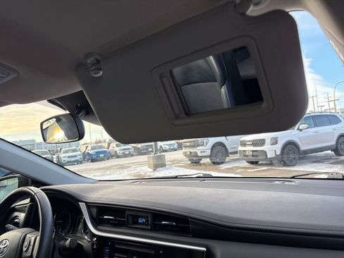 Used 2017 Toyota Corolla SE image 39