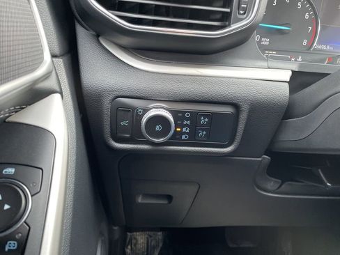 Used 2022 Ford Explorer XLT w/ Equipment Group 202A image 26